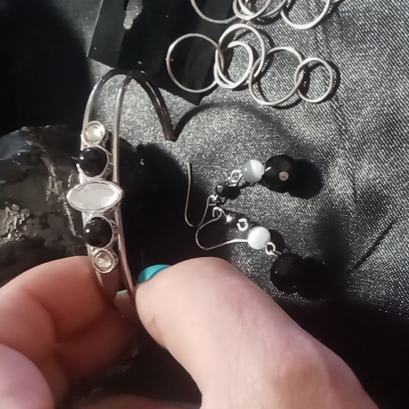 Silver tone cuff bracelet black onyx like stone cat eye quartz & circle link . - Picture 4 of 4